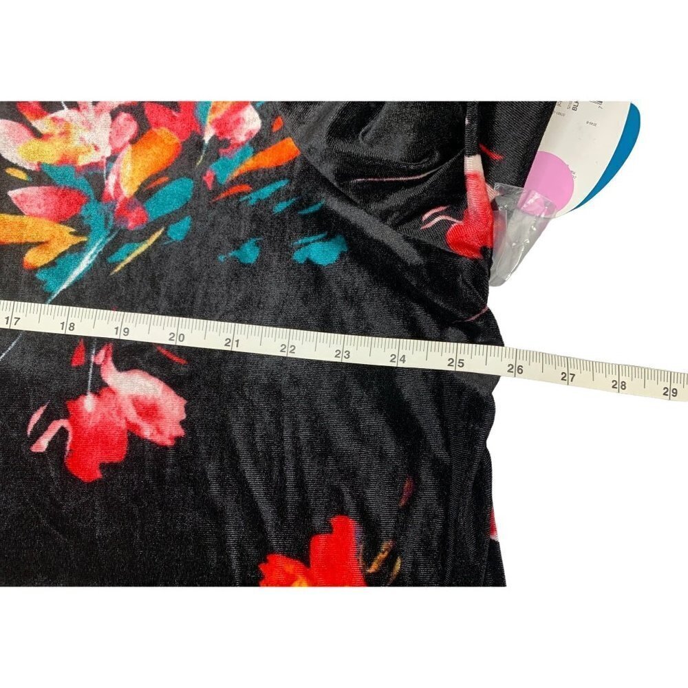 Boutique Women's Floral Dress - Picture 6 of 7